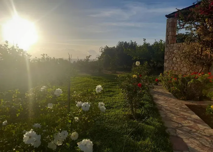 “Villa Othon-Leni”