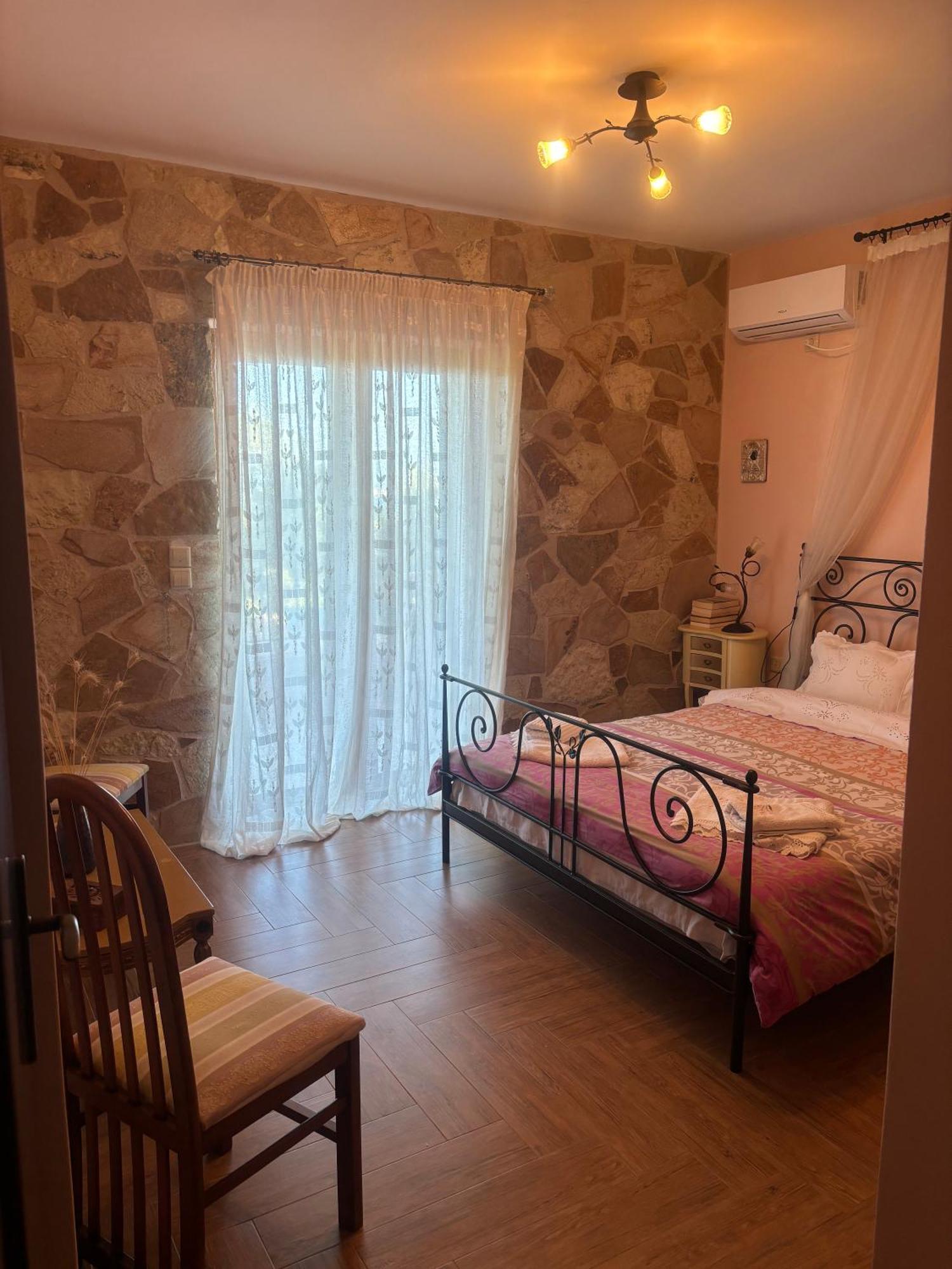 “villa Othon-leni” Villa