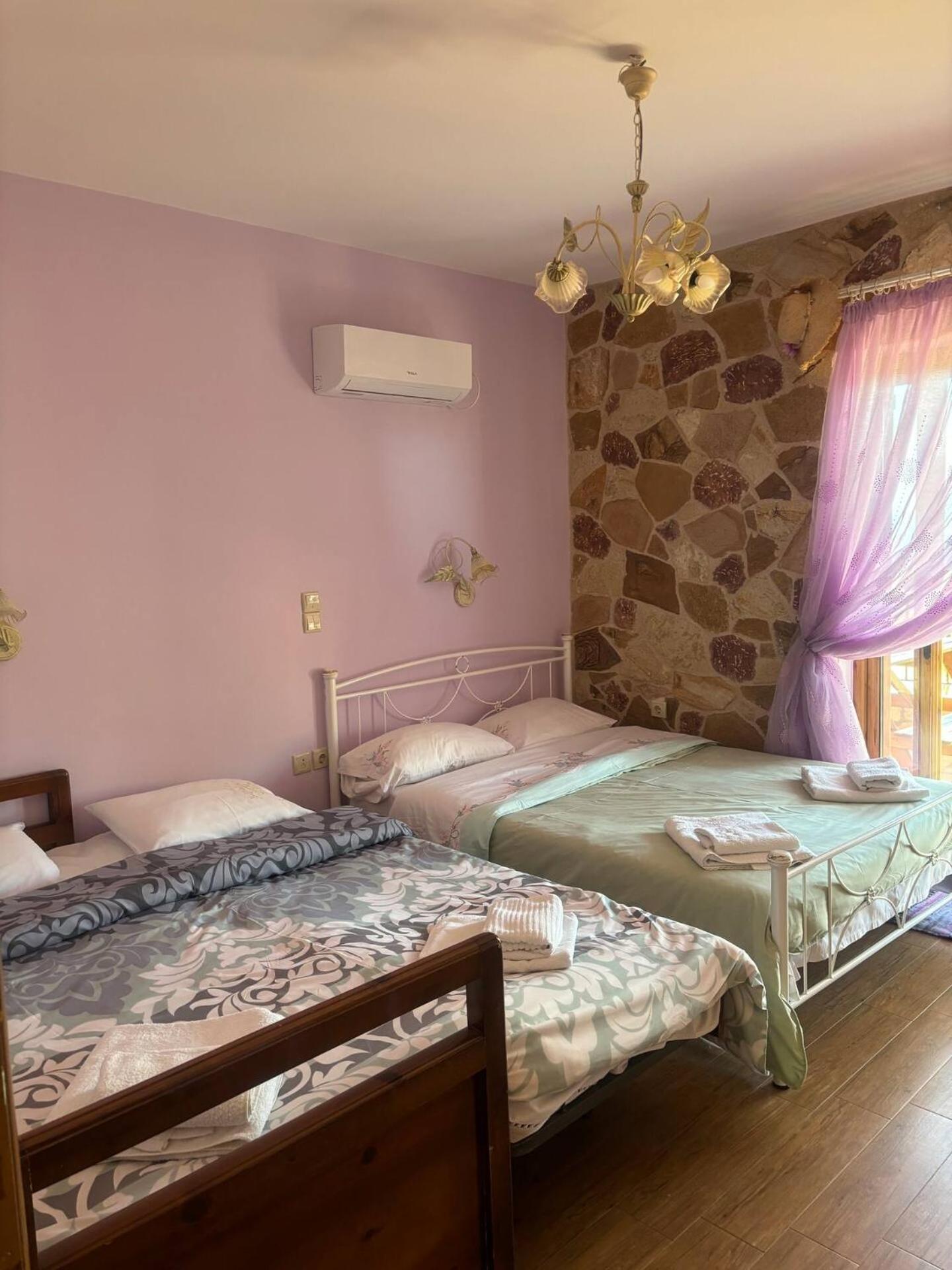 Villa “villa Othon-leni” *
